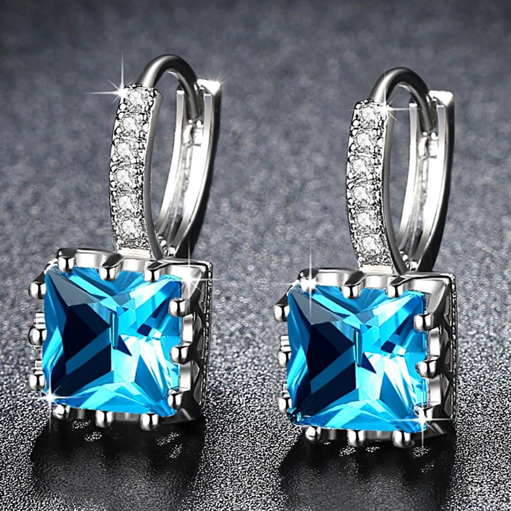 💫 New Silver Exquisite Square CZ Stud Earrings💫 - Picture 2 of 3